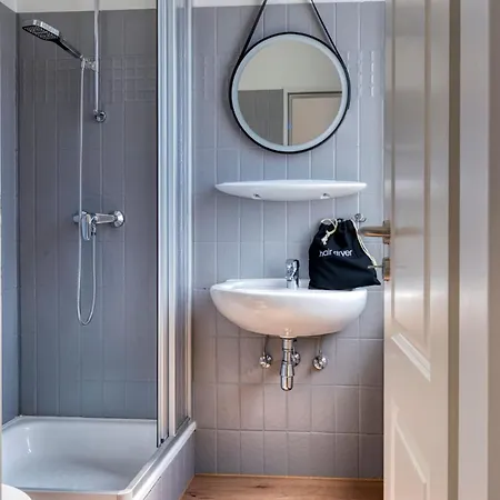 Inselpension Henriette B&B 노르데메이