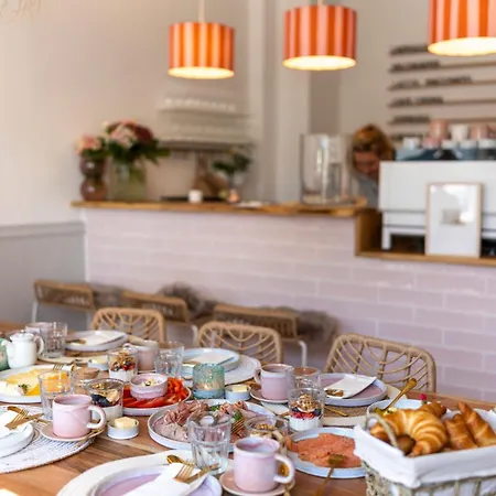 Bed & Breakfast Inselpension Henriette *