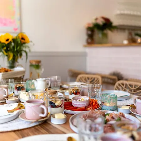 B&B Inselpension Henriette 노르데메이